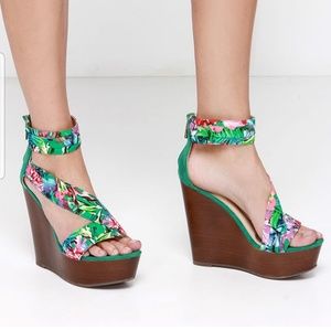 ALOHA SEAFOAM GREEN PRINT ANKLE STRAP WEDGES